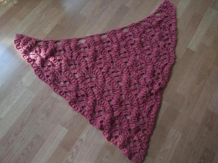 Grote sjaal / omslagdoek om doodshoofd patroon  Mooi oud roz, Kleding | Dames, Mutsen, Sjaals en Handschoenen, Sjaal, Verzenden