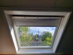Veluxen GGLT 8 en GGL 410 dubbel glas met verduistergordijn, Doe-het-zelf en Bouw, Ophalen, Gebruikt, Dakraam, Dubbelglas