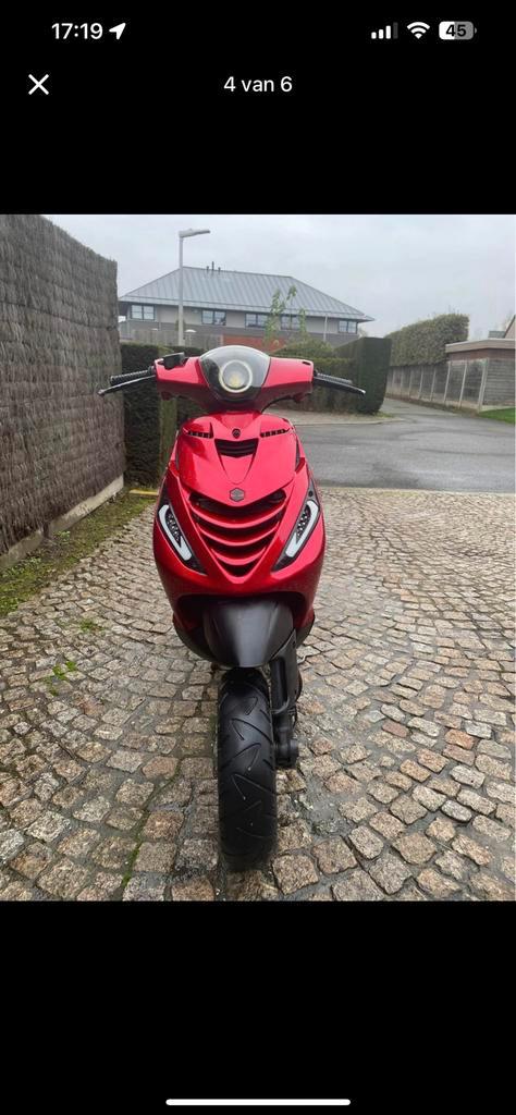 Piaggio zip 2 takt h2o, Fietsen en Brommers, Scooters | Piaggio, Zo goed als nieuw, Zip, Ophalen