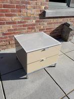 nachtkastje met bovenop glasblad en 2 laden, Ophalen, Zo goed als nieuw, 45 tot 65 cm, Minder dan 55 cm