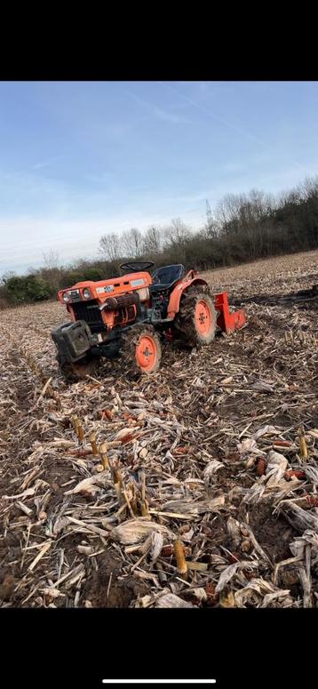 Tuinenleuckx minitractor werktuigen kraan & chauffeur tehuur beschikbaar voor biedingen