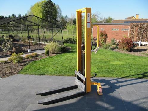 Manuele stapelaar 1000 kg 1600 mm  BJ2021, Doe-het-zelf en Bouw, Palletwagens en Pompwagens, Gebruikt, Ophalen