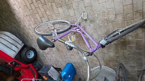 Damesfiets - opknapbeurt nodig, Fietsen en Brommers, Fietsen | Dames | Damesfietsen, Gebruikt, Ophalen