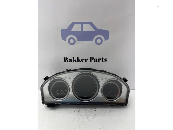 Compteur kilométrique KM d'un Mercedes C-Klasse, Autos : Pièces & Accessoires, Tableau de bord & Interrupteurs, Mercedes-Benz