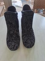 bottines - BRAKO daim gris foncé - fleurs noires pointure 36, Comme neuf, Brako, Envoi, Boots et Botinnes