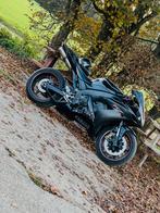 R1, Particulier
