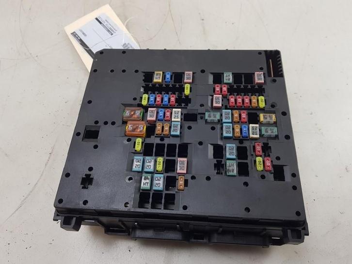 ZEKERINGKAST Ford Focus 4 Wagon (|NX6T14D068EHA|2617319|), Auto-onderdelen, Elektronica en Kabels, Ford, Gebruikt