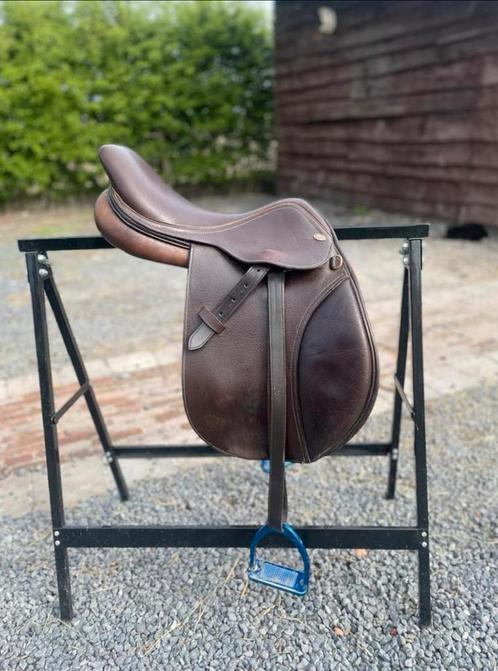 mooi bruin springzadel 16,5 inch, Dieren en Toebehoren, Paarden en Pony's | Zadels, Zo goed als nieuw, Ophalen