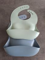 Silicone slabbetjes  Mushie met opvang goot, Ophalen, Zo goed als nieuw