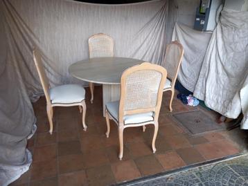 Table à manger ronde en travertin, excellent état, 6 personn disponible aux enchères