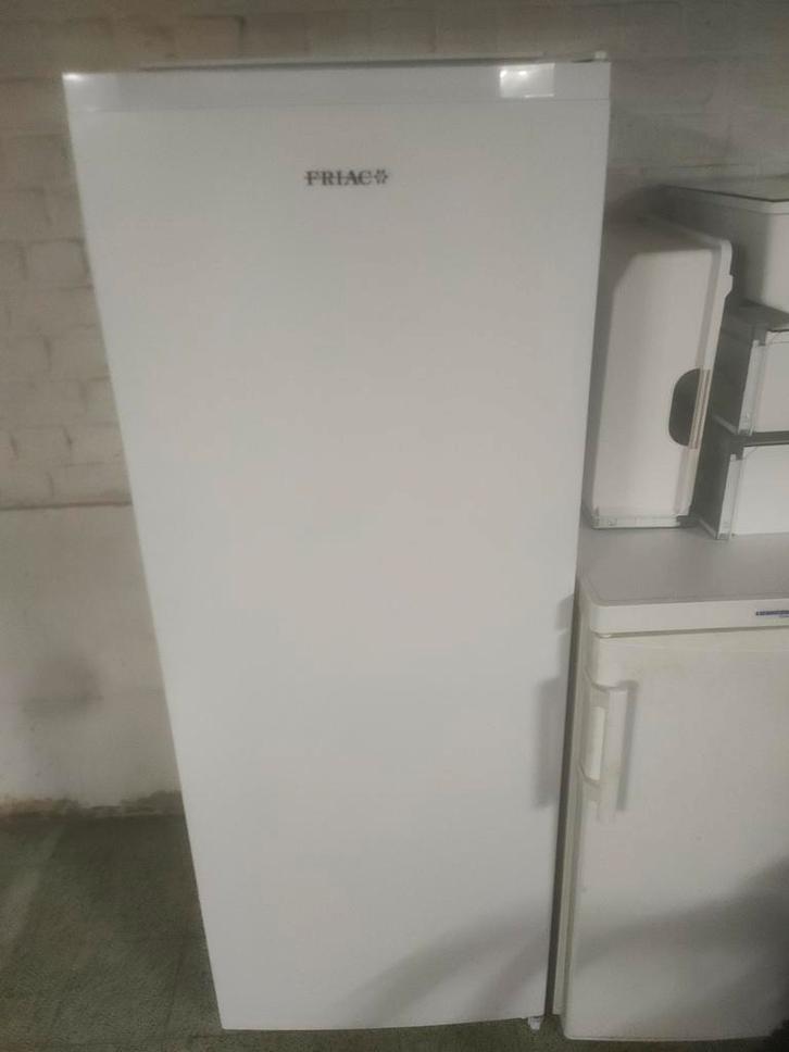 réfrigérateur Friac 241L classe D, Elektronische apparatuur, Koelkasten en IJskasten, Gebruikt, Met aparte vriezer, 200 liter of meer