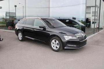 CAMÉRA SKODA SUPERB SW 1.5TSI EIGHT AMBITION NAVI-SMARTL-ALU, Autos, Entreprise, Carnet d'entretien, Boîte manuelle, 5 portes