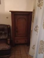 Eiken kast staat te hoeselt, Ophalen