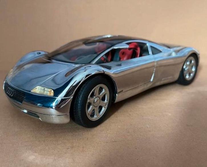 Te koop ‼️1:18‼️ AUDI AVUS chroom Edition klassieker, Verzamelen, Speelgoed, Zo goed als nieuw, Ophalen of Verzenden