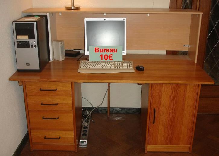 Bureau 10€, Huis en Inrichting, Bureaus, Gebruikt, Bureau, Ophalen