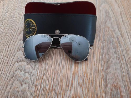 Zonnebril RAY-BAN, Handtassen en Accessoires, Zonnebrillen en Brillen | Heren, Gebruikt, Zonnebril, Ray-Ban, Overige kleuren, Ophalen of Verzenden