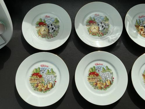 Limoges kaasservies 12 borden met serveerbord, Huis en Inrichting, Keuken | Servies, Zo goed als nieuw, Bord(en), Overige stijlen