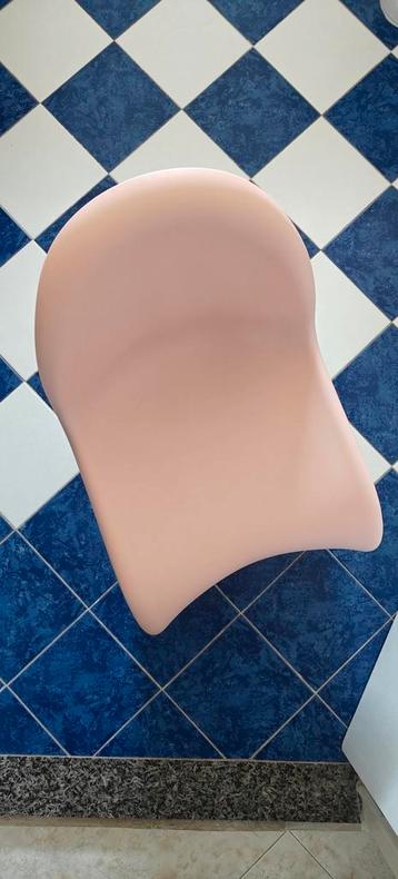 Junior roze beschikbaar voor biedingen