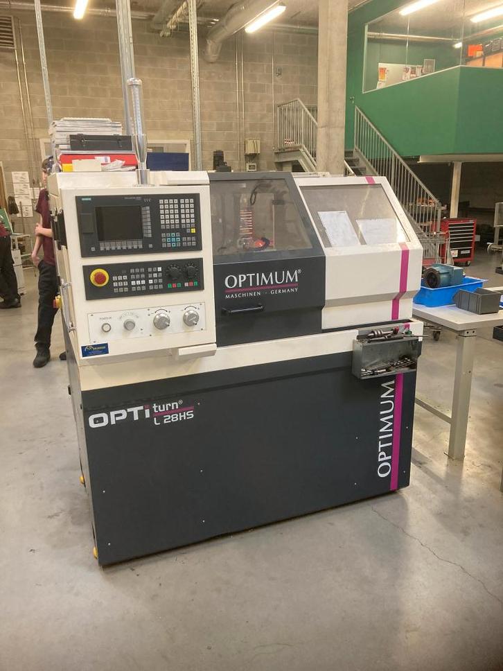 CNC draaibank optimum L28HS siemens sturing, Doe-het-zelf en Bouw, Draaibanken, Zo goed als nieuw, Metaaldraaibank, Minder dan 500 mm