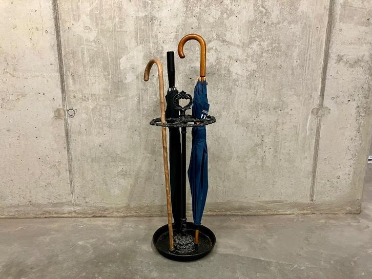 zwarte gietijzeren paraplubak / parapluhouder, Huis en Inrichting, Woonaccessoires | Paraplubakken, Gebruikt, Metaal, Ophalen