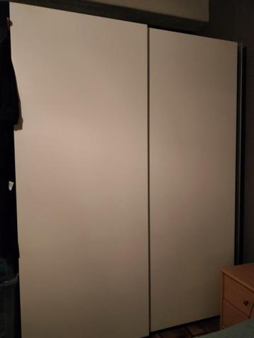 Ikea pax kast met schuifdeuren  beschikbaar voor biedingen