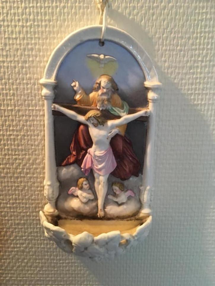 Wijwaterbakje/wijwatervaatje gevraagd., Antiek en Kunst, Curiosa en Brocante, Ophalen of Verzenden