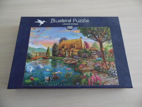 PUZZLE LAKESIDE COTTAGE    1000 PIÈCES     BLUEBIRD, Hobby & Loisirs créatifs, Sport cérébral & Puzzles, Comme neuf, Puzzle, 500 à 1500 pièces
