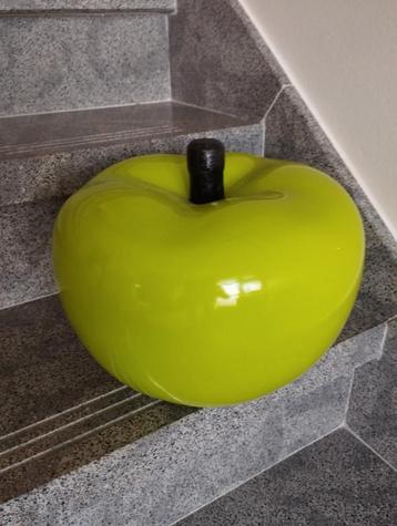 Groene appel  beschikbaar voor biedingen