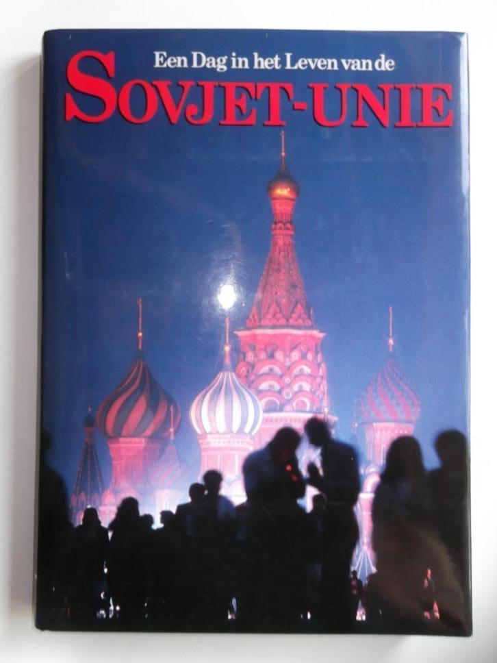 Een dag in het leven van de Sovjet-Unie, Boeken, Streekboeken en Streekromans, Nieuw, Ophalen of Verzenden