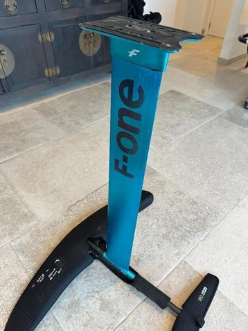 F-one Mast 85cm beschikbaar voor biedingen