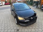 Volkswagen Touran 1.6tdi Airco Panorama navigatiesysteem, Auto's, Volkswagen, Voorwielaandrijving, Euro 5, Zwart, Zwart