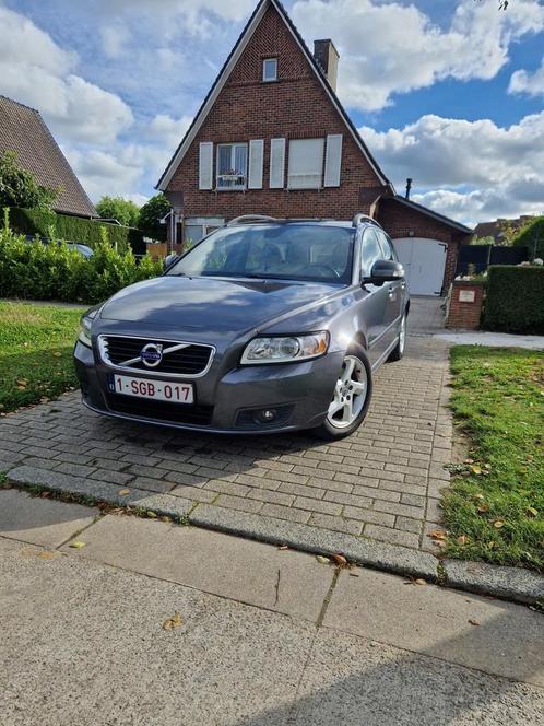 Volvo V50, Autos, Volvo, Particulier, V50, Diesel, Euro 5, Break, 5 portes, Boîte manuelle, Argent ou Gris, Beige, Cuir, Traction avant