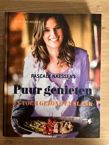 Pascale Naessens - 2 beschikbaar voor biedingen