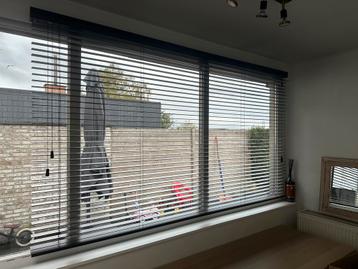  Houten lamellen – zwart (2m12 breed x 2m19 hoog) beschikbaar voor biedingen