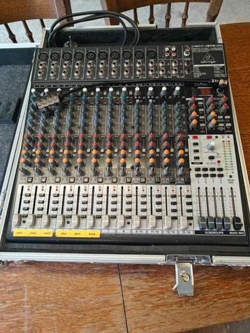 Behringer Xenyx x2442 in flightcase beschikbaar voor biedingen