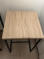 Tafel met 2 stoelen, Ophalen, Zo goed als nieuw, Inclusief barstoelen