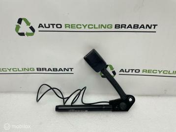 Gordelslot RECHTSVOOR zwart Ford Focus I 98ABA61208BF beschikbaar voor biedingen