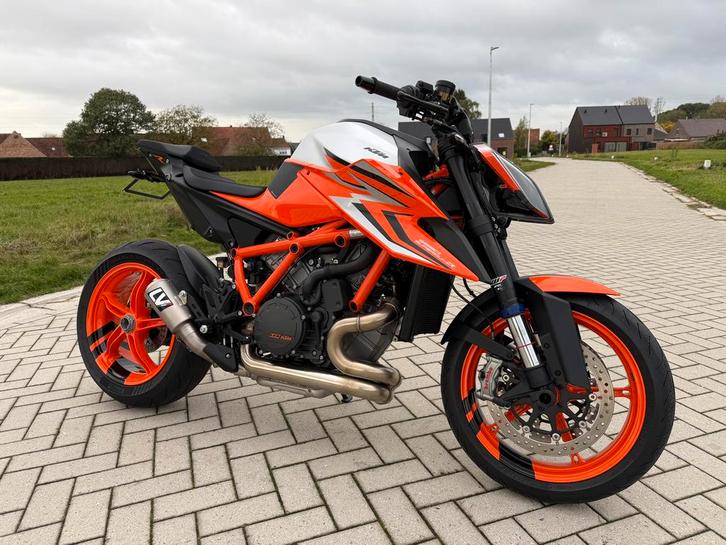 KTM Superduke 1290R EVO - 8023km - Tech Pack - Garantie!, Motoren, Motoren | KTM, Particulier, Naked bike, meer dan 35 kW, 2 cilinders