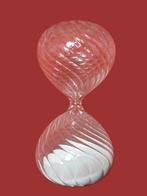 Grote aparte zandloper in glas., Antiek en Kunst, Ophalen