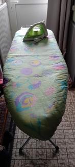 strijkplank en strijkijzer, Ophalen, Gebruikt, Strijkijzer met snoer