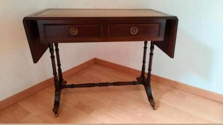 Vintage verrijdbare bijzettafel ingelegd met
lederen blad, Antiek en Kunst, Antiek | Meubels | Tafels, Ophalen