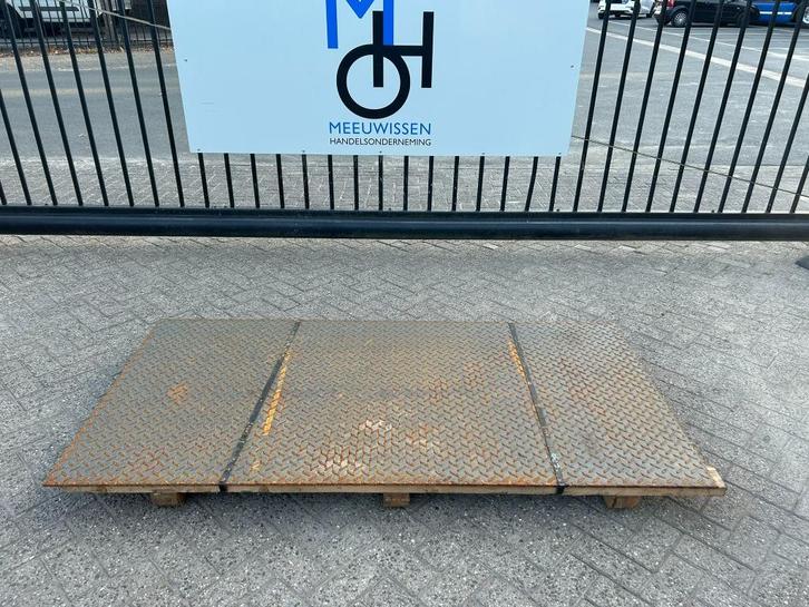 Stalen traanplaat/tranenplaat/traanplaat 2000x1000x4MM 2ST, Doe-het-zelf en Bouw, Werkbanken, Gebruikt, Ophalen