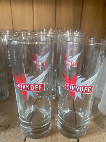 Smirnoff drinkglazen beschikbaar voor biedingen