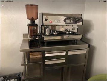 Pavoni machine à café avec armoire et accessoires 