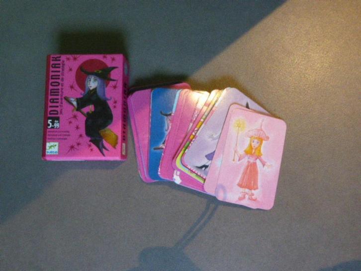 Gezelschapsspel Heksenkaartspel Damoniak van Djeco, Hobby en Vrije tijd, Gezelschapsspellen | Kaartspellen, Zo goed als nieuw