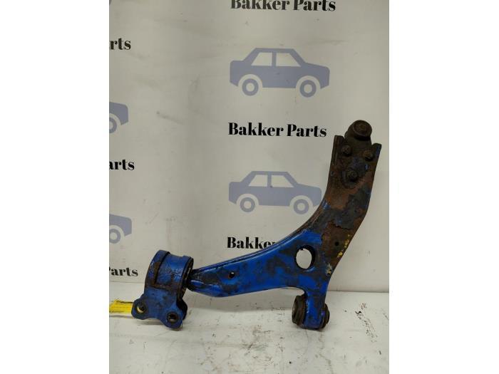 Draagarm rechts-voor van een Ford Focus, Auto-onderdelen, Ophanging en Onderstel, Ford, Gebruikt, 3 maanden garantie