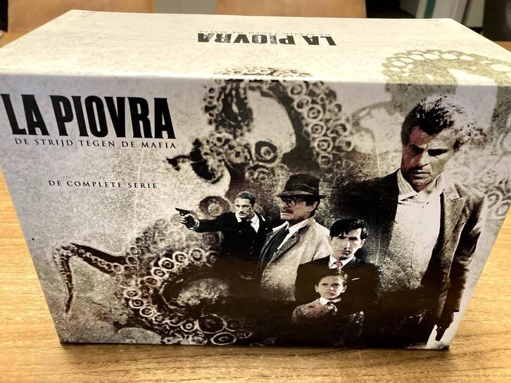 De Octopus (La Piovra) de volledige reeks - DVD, Cd's en Dvd's, Dvd's | Thrillers en Misdaad, Zo goed als nieuw, Maffia en Misdaad