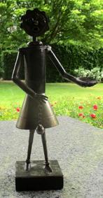 Ludo Giels , ijzeren beeld , Titel ,,service please ,,, Antiek en Kunst, Ophalen of Verzenden