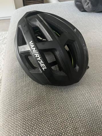 Van rysel fietshelm beschikbaar voor biedingen