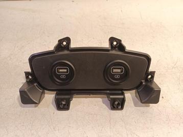 PORT AUX / USB USB TELEFOON LADER Santa Fe IV (96125S1200), Utilisé, Hyundai
